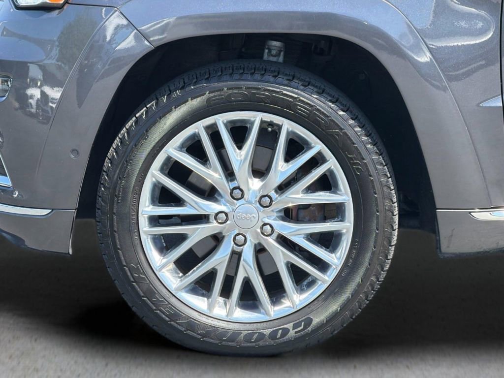 Used 2017 Jeep Grand Cherokee Summit AWD/4WD image 26