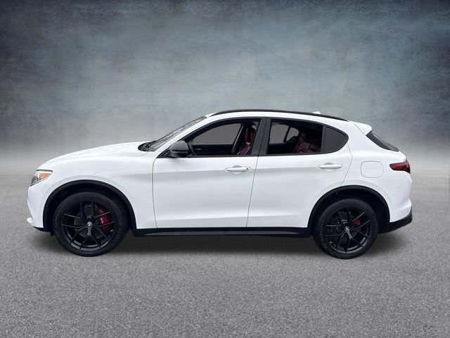 Used 2020 Alfa Romeo Stelvio AWD w/ Nero Edizione image 13