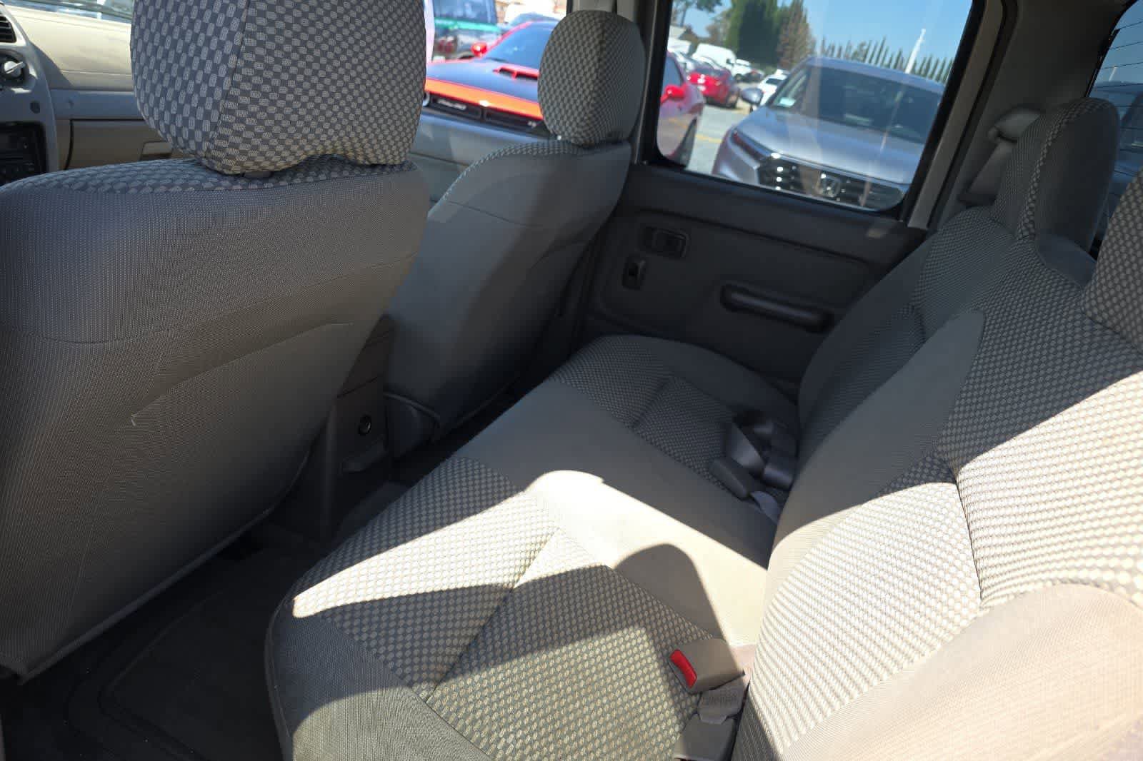 Used 2002 Nissan Frontier SE RWD image 5