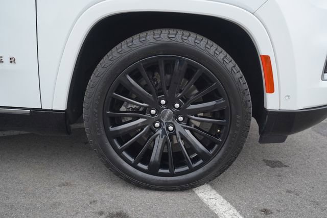 Used 2024 Jeep Grand Wagoneer L Series III image 48