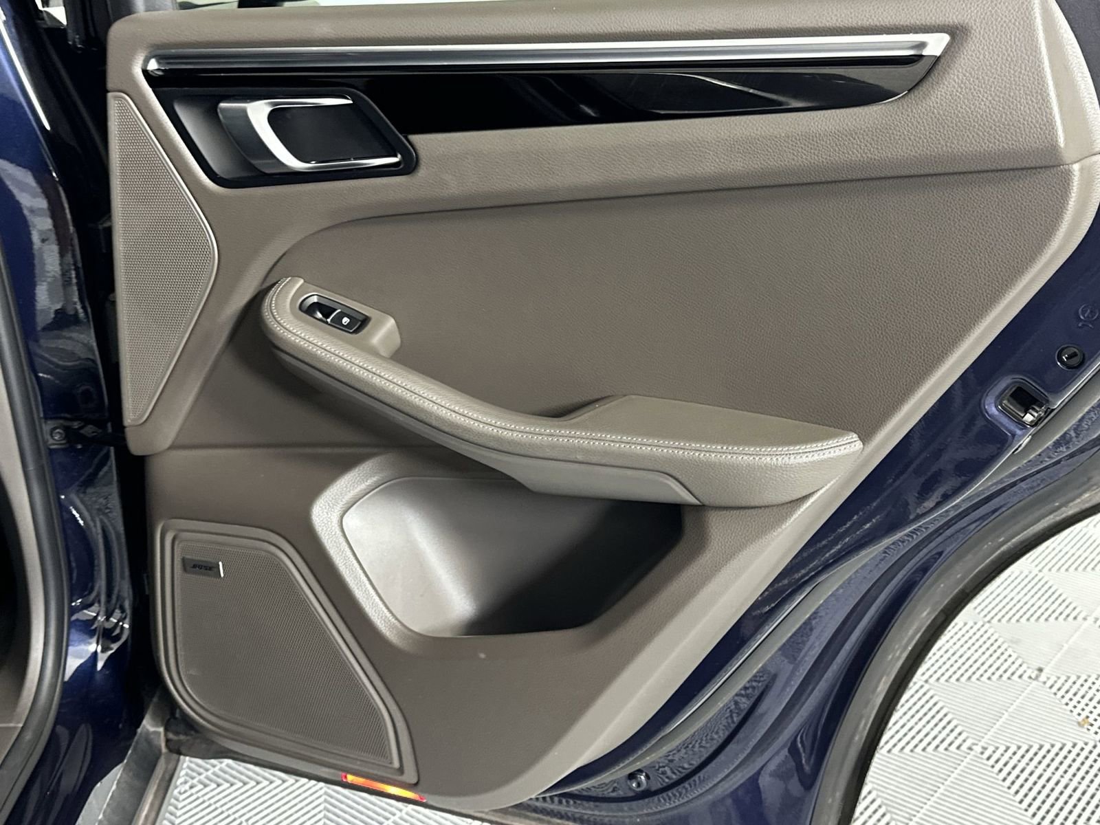 Used 2019 Porsche Macan S image 32