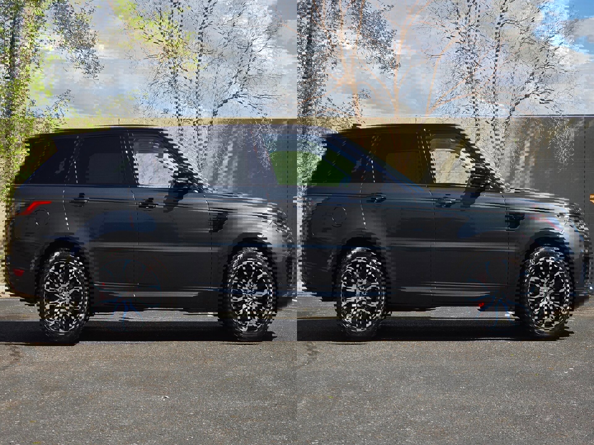 Used 2019 Land Rover Range Rover Sport HSE Dynamic image 11