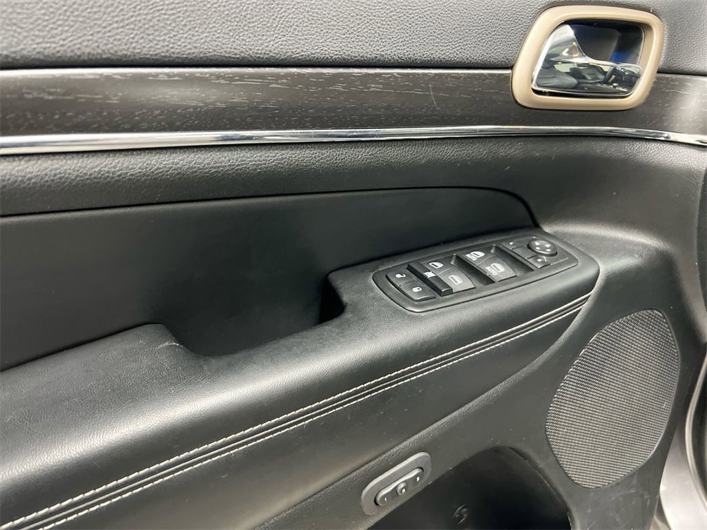 Used 2015 Jeep Grand Cherokee Limited image 22