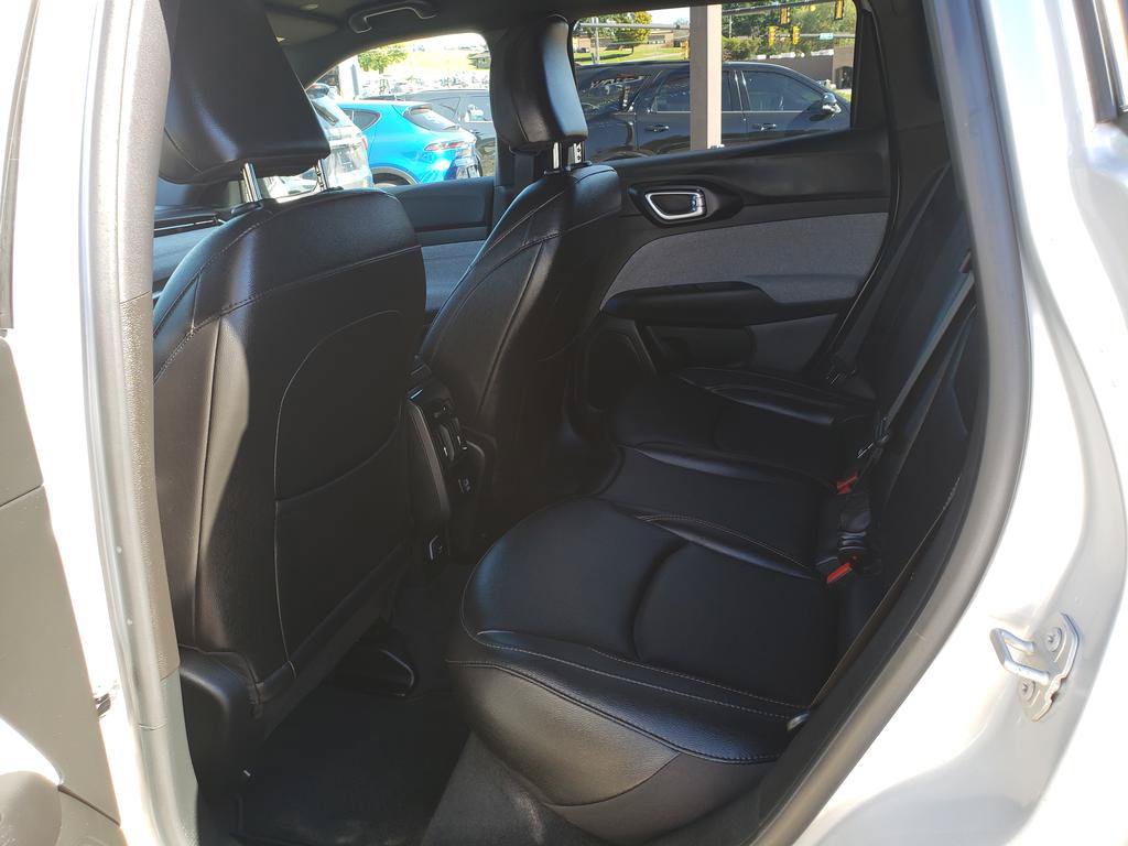 Used 2024 Jeep Compass Latitude AWD/4WD image 12