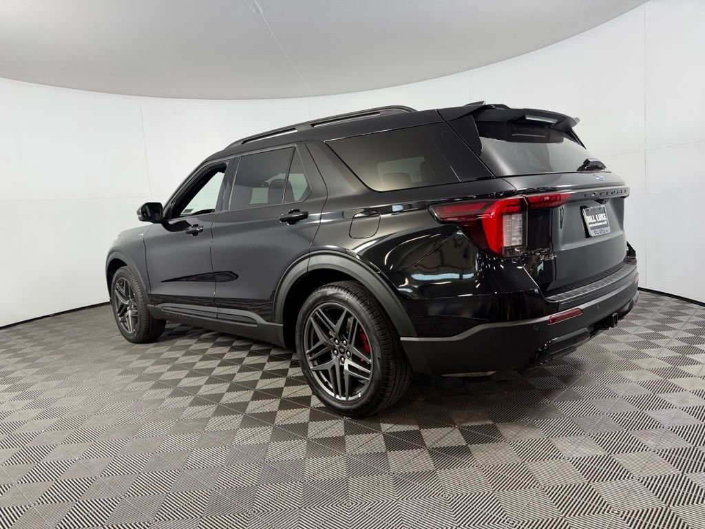 Used 2025 Ford Explorer ST-Line w/ ST-Line Street Pack image 9