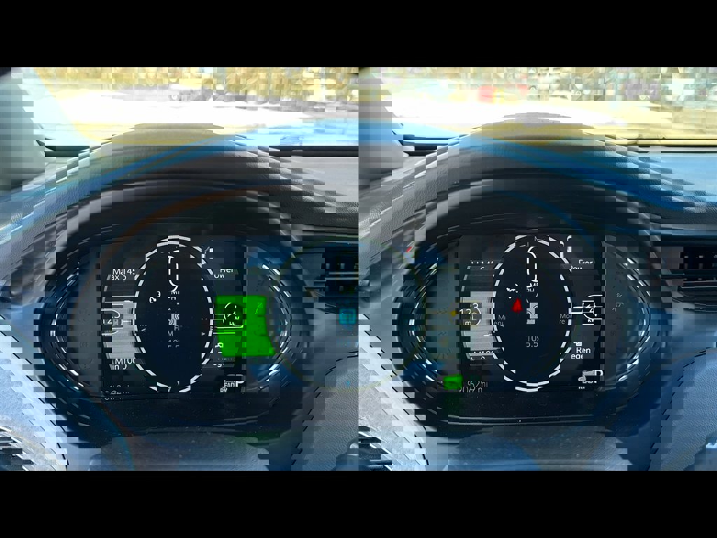 Used 2021 Chevrolet Bolt Premier w/ Infotainment Package image 14