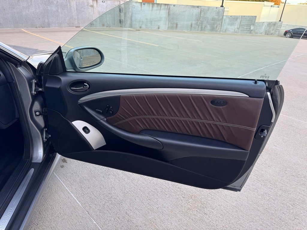 Used 2009 Mercedes-Benz CLK 350 Coupe image 24