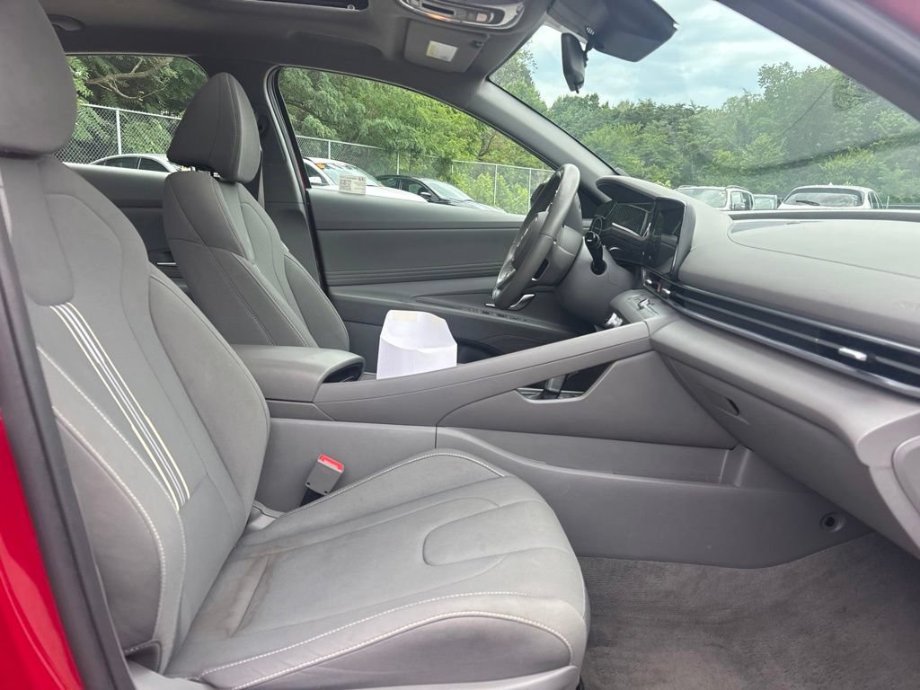 Used 2025 Hyundai Elantra SEL FWD image 16