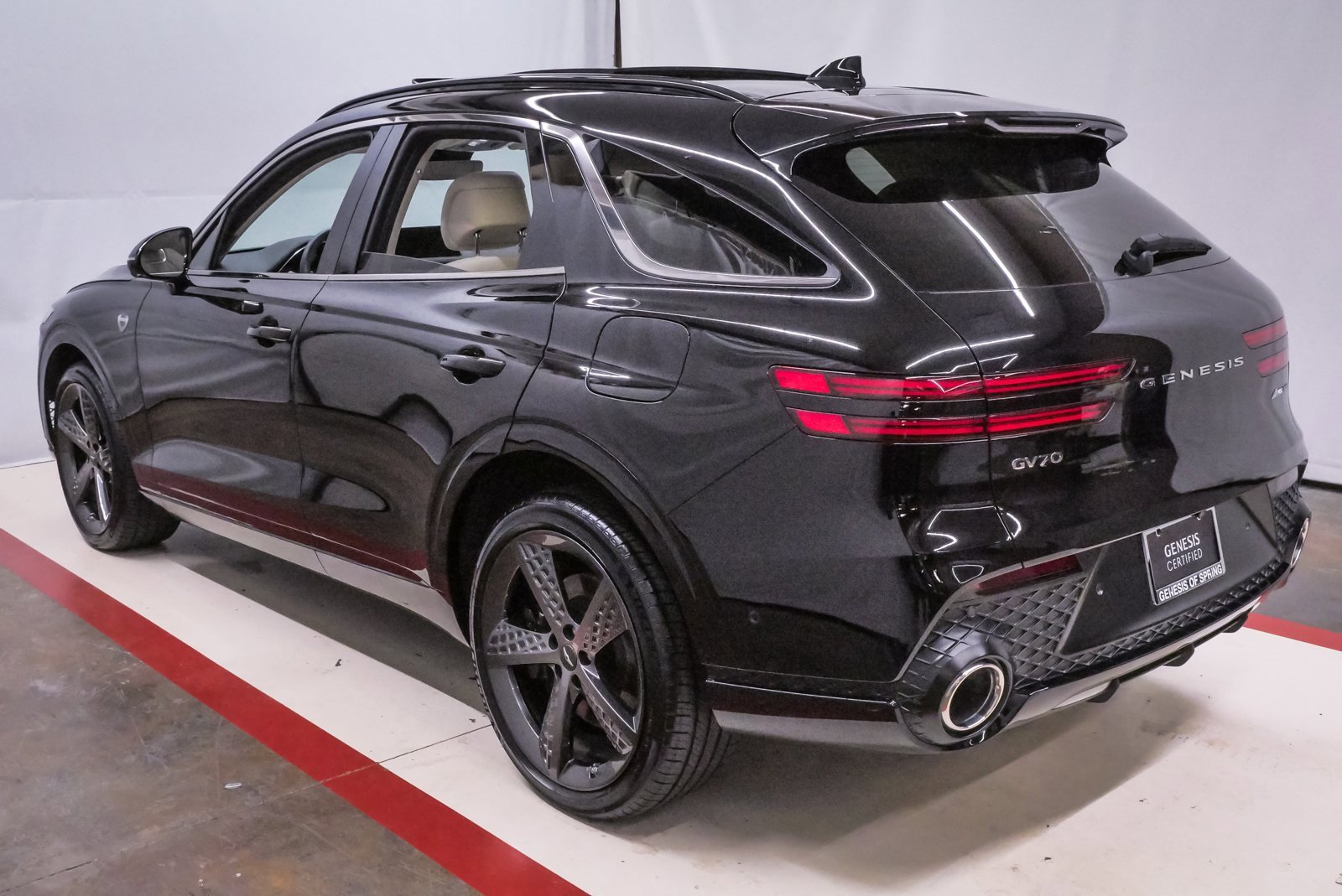 Certified 2025 Genesis GV70 3.5T Sport w/ Sport Advanced Package image 8