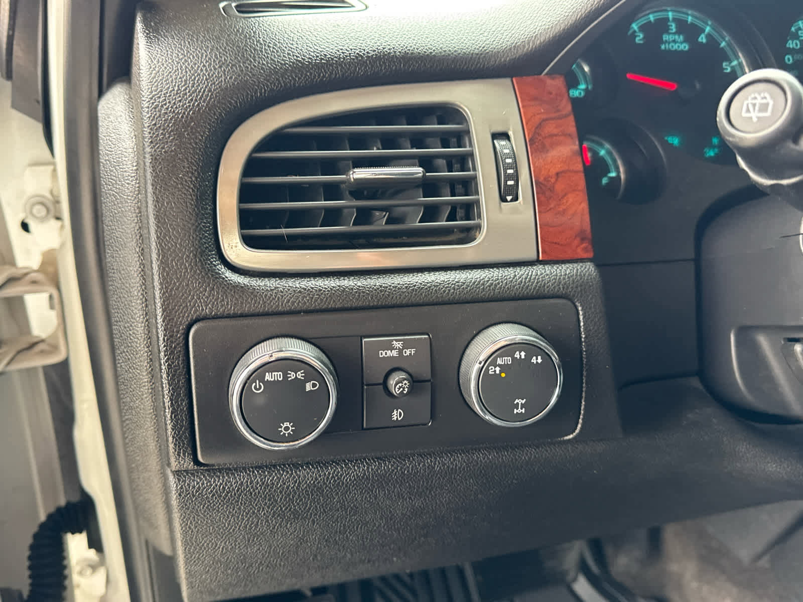 Used 2009 Chevrolet Tahoe LT image 11