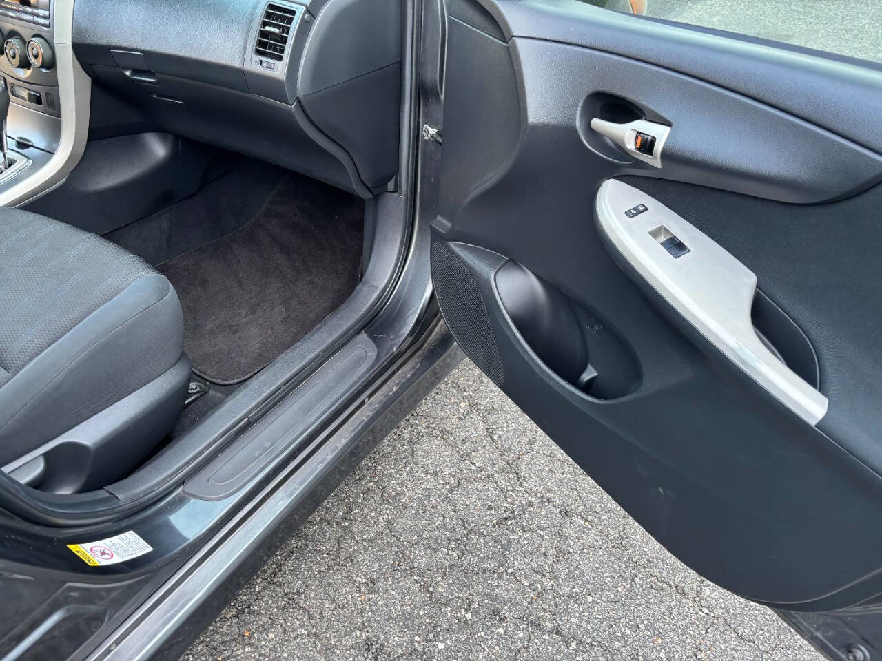 Used 2011 Toyota Corolla S FWD image 25