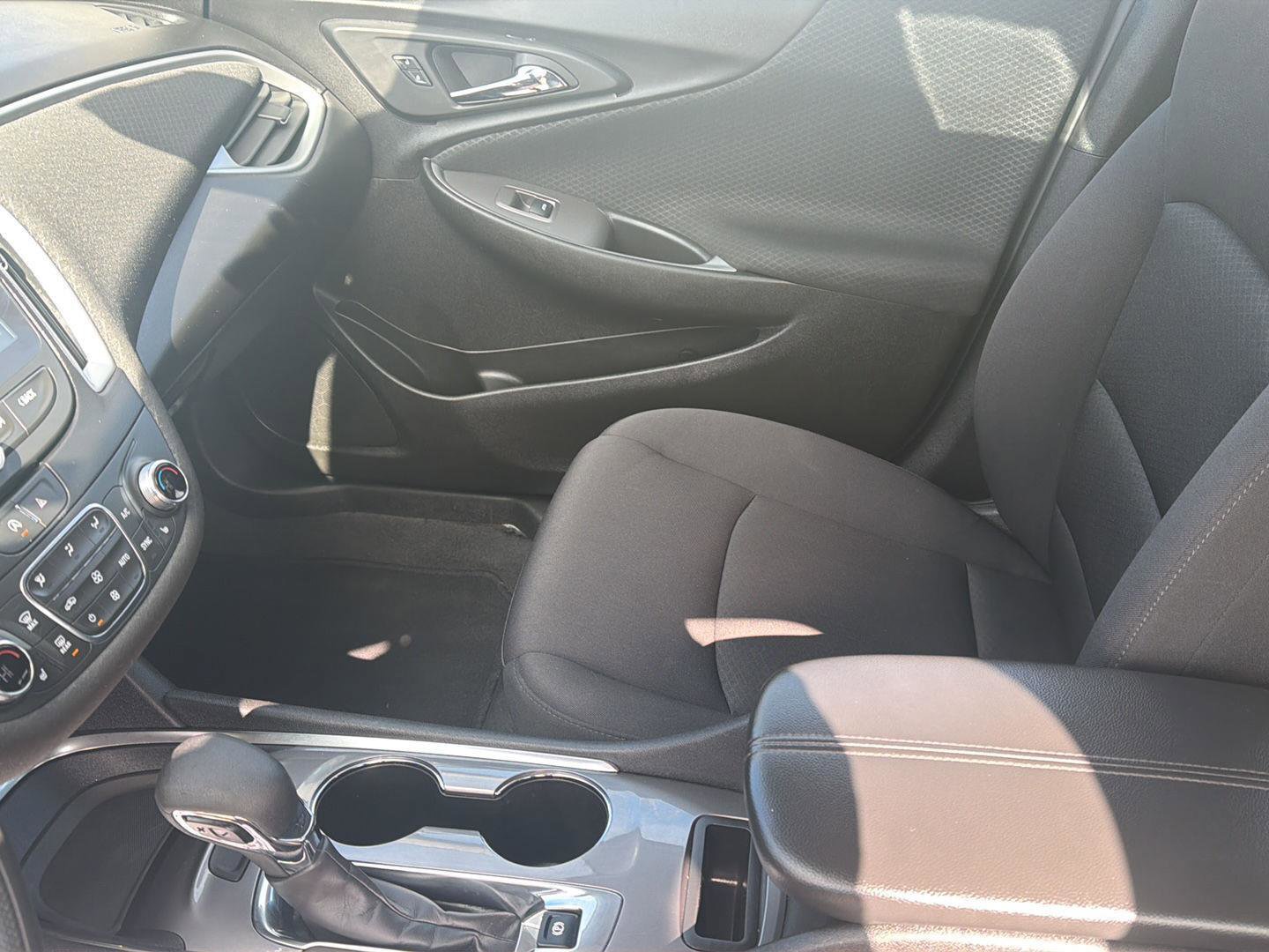 Used 2023 Chevrolet Malibu LT image 16