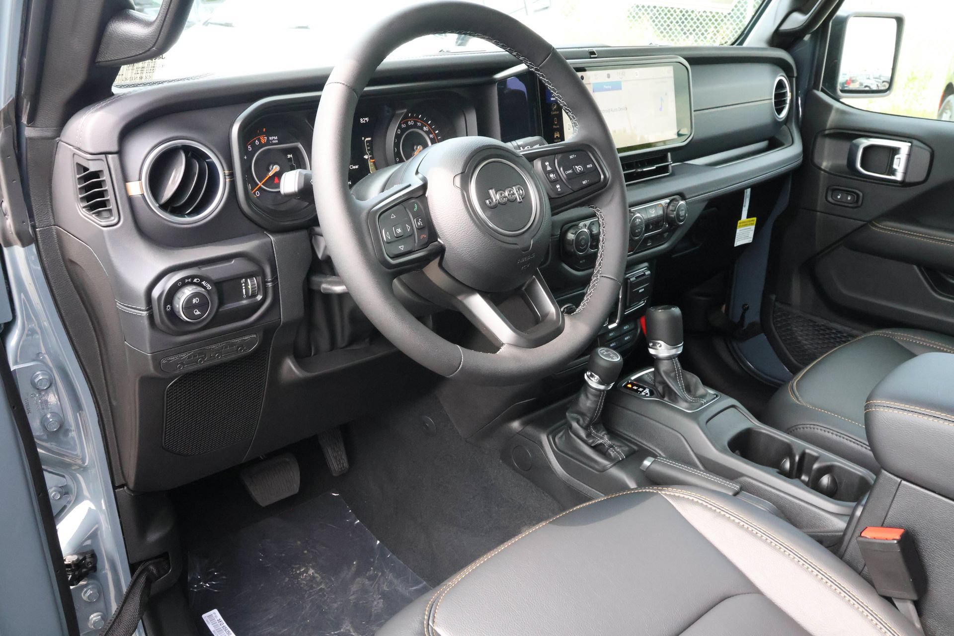 New 2026 Jeep Gladiator Sport AWD/4WD image 3