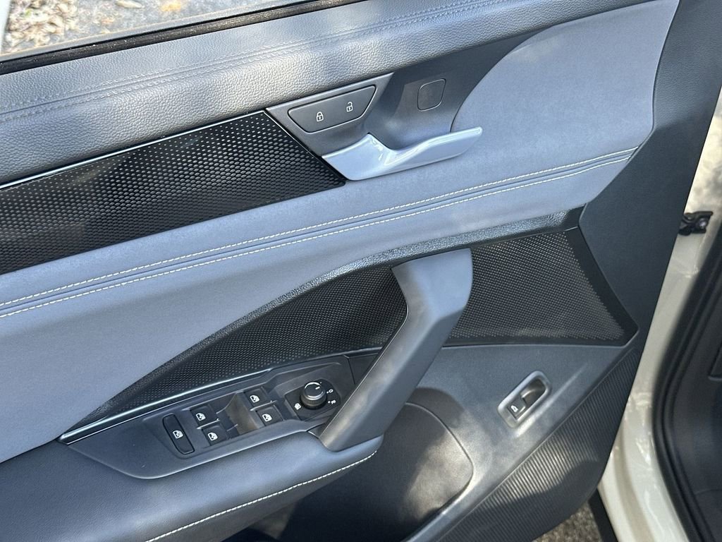 New 2026 Volkswagen Tiguan SE R-Line image 13