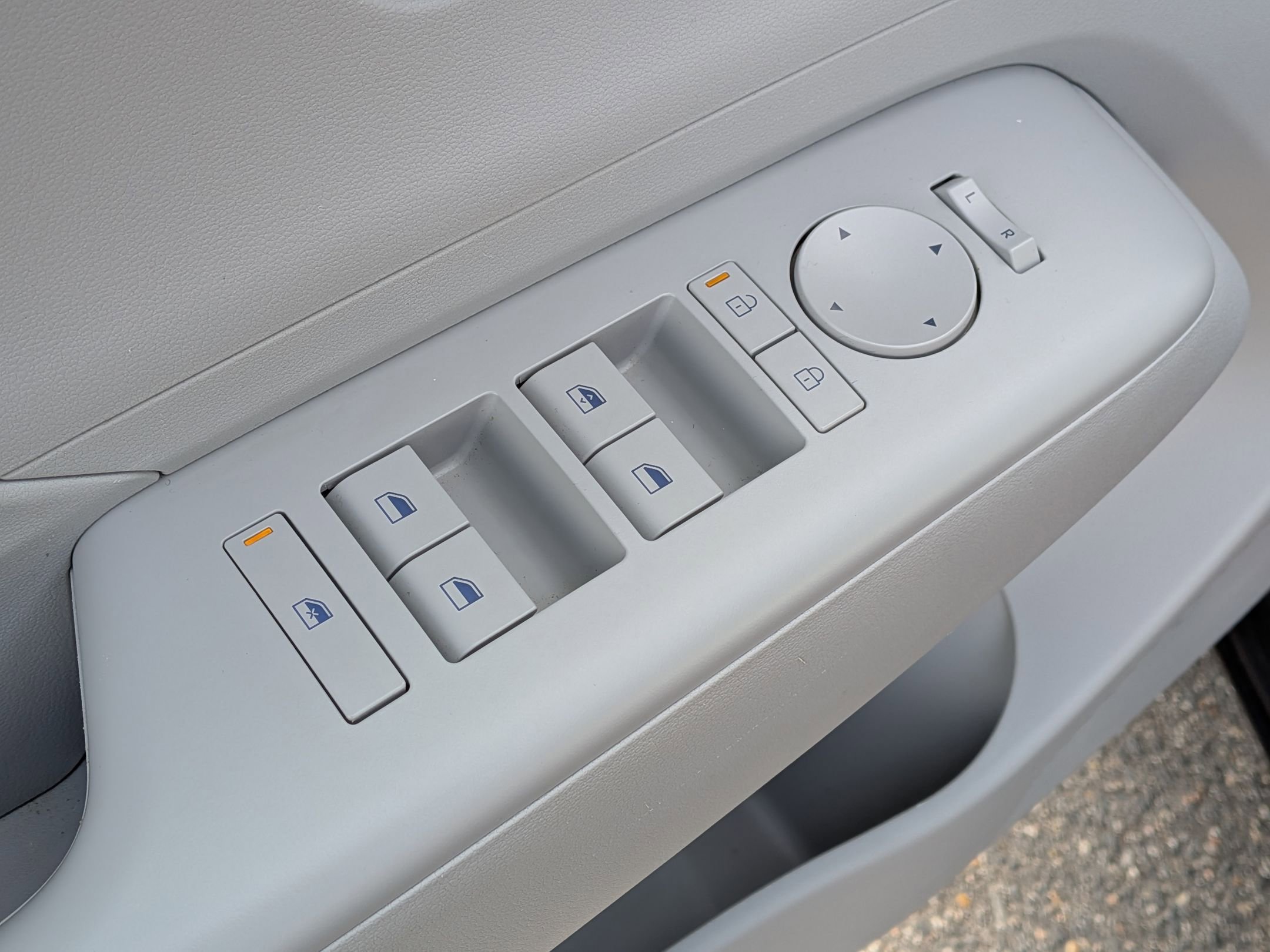 Used 2025 Hyundai Kona SEL image 13