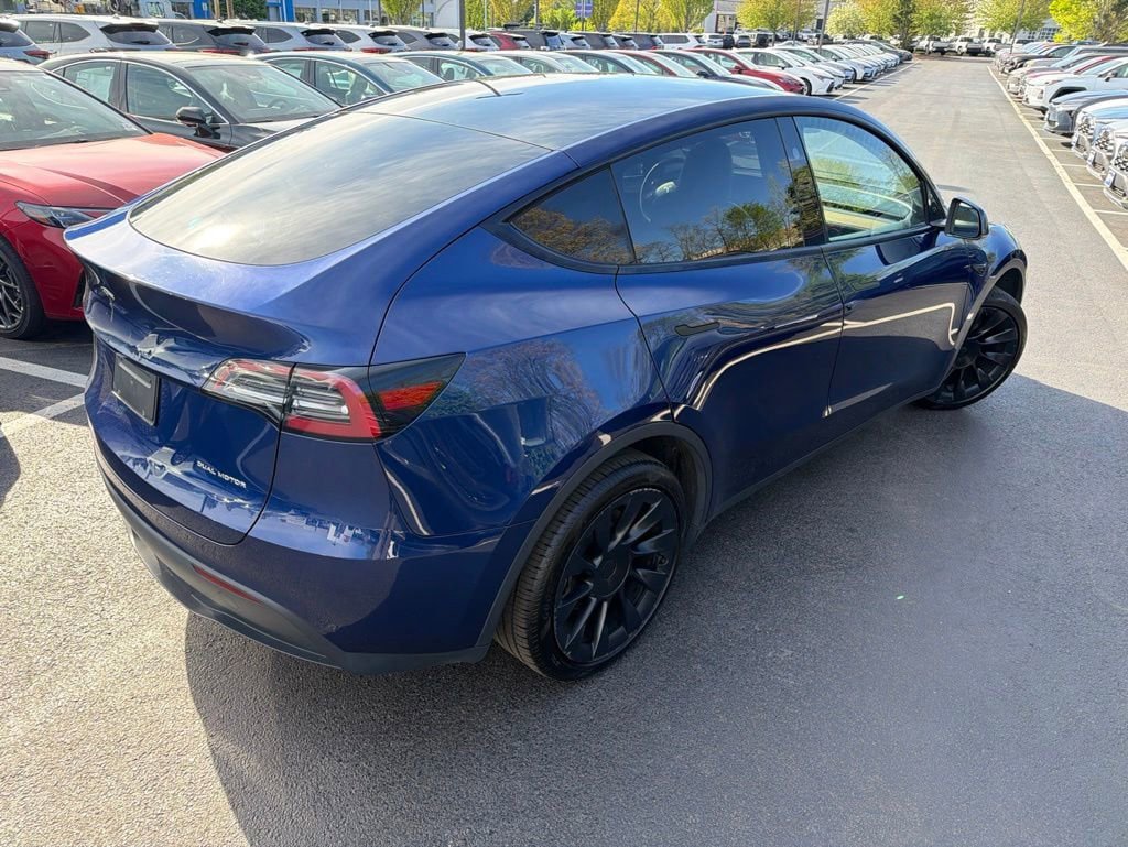 Used 2023 Tesla Model Y Long Range AWD/4WD image 5