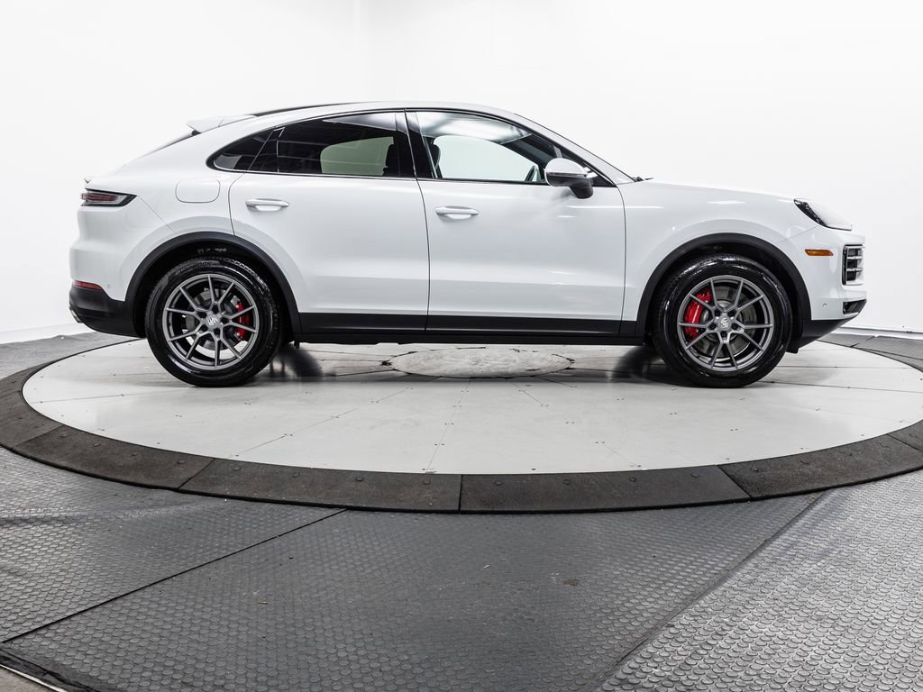 Used 2024 Porsche Cayenne S image 33
