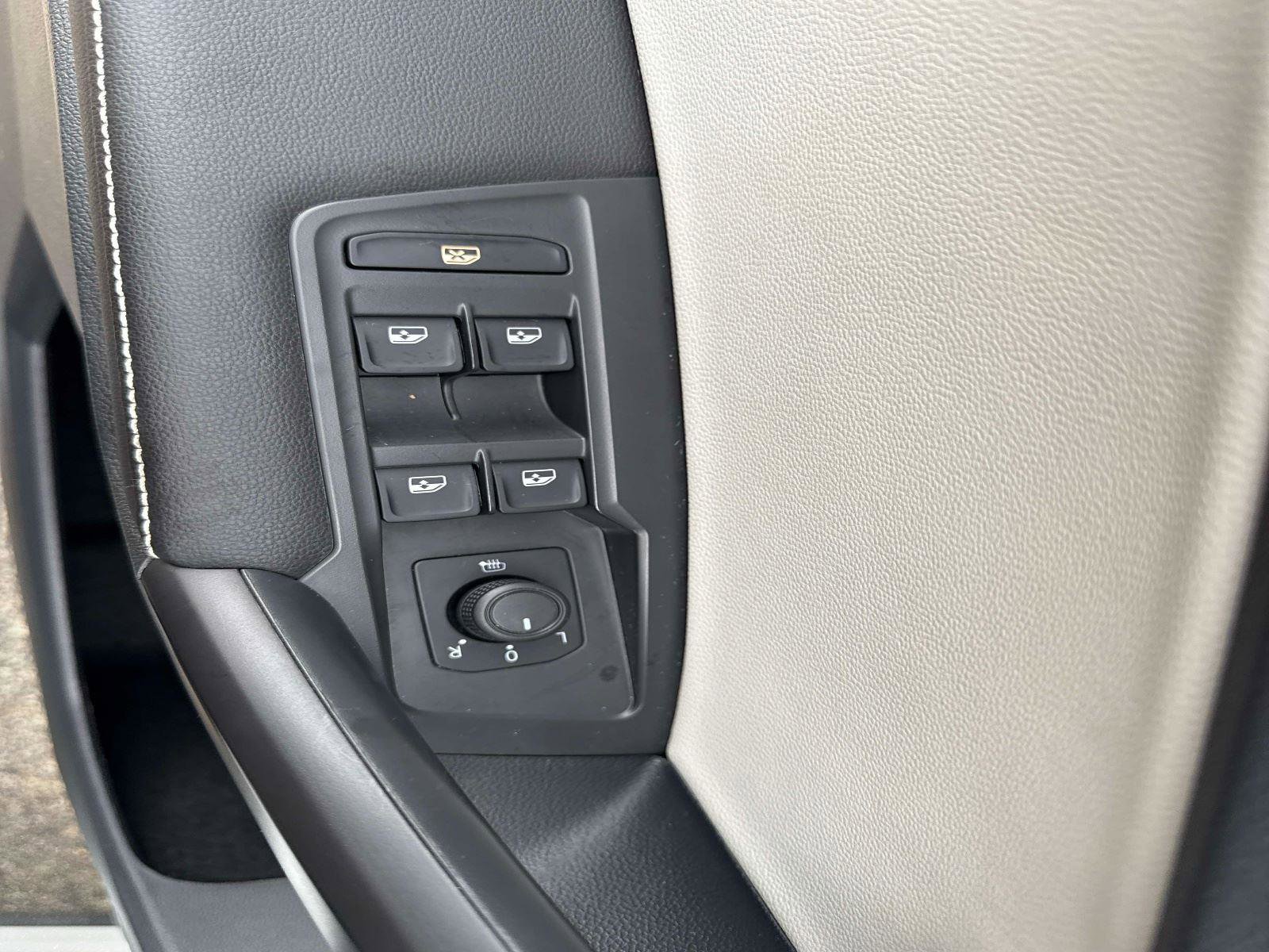 Used 2024 Volkswagen Tiguan S image 20