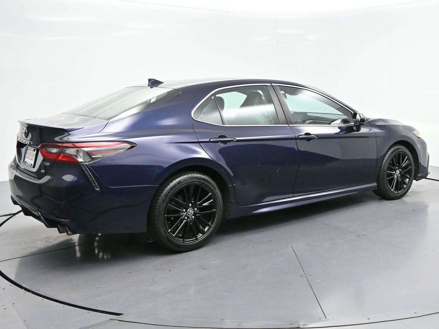 Used 2021 Toyota Camry SE FWD image 7