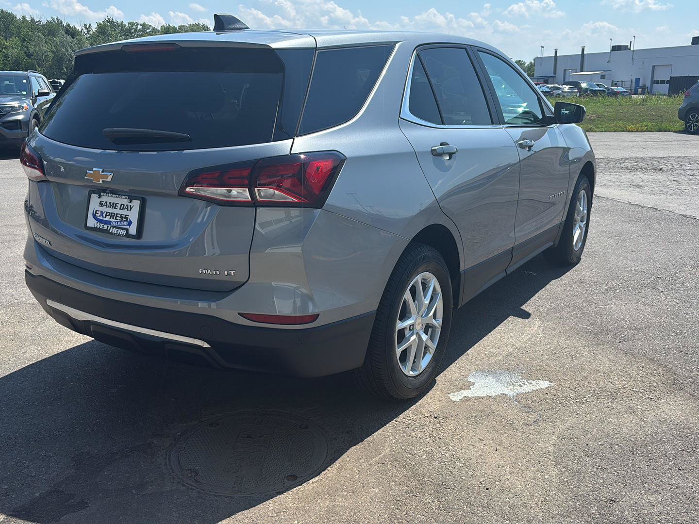 Used 2024 Chevrolet Equinox LT AWD/4WD image 5