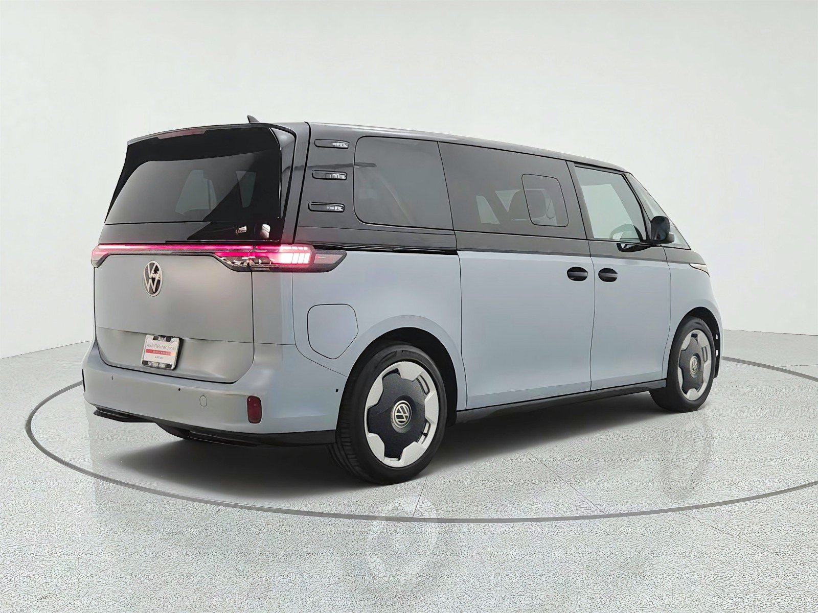 Used 2025 Volkswagen ID. Buzz Pro S RWD image 5