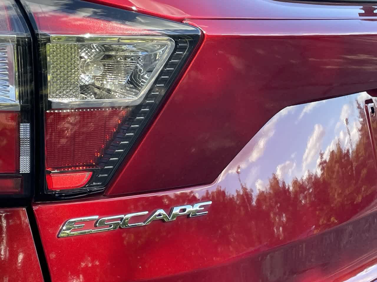 Used 2017 Ford Escape SE w/ Equipment Group 201A AWD/4WD image 34