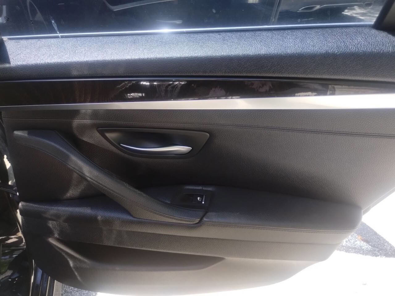 Used 2016 BMW 528i Sedan w/ Premium Package image 25