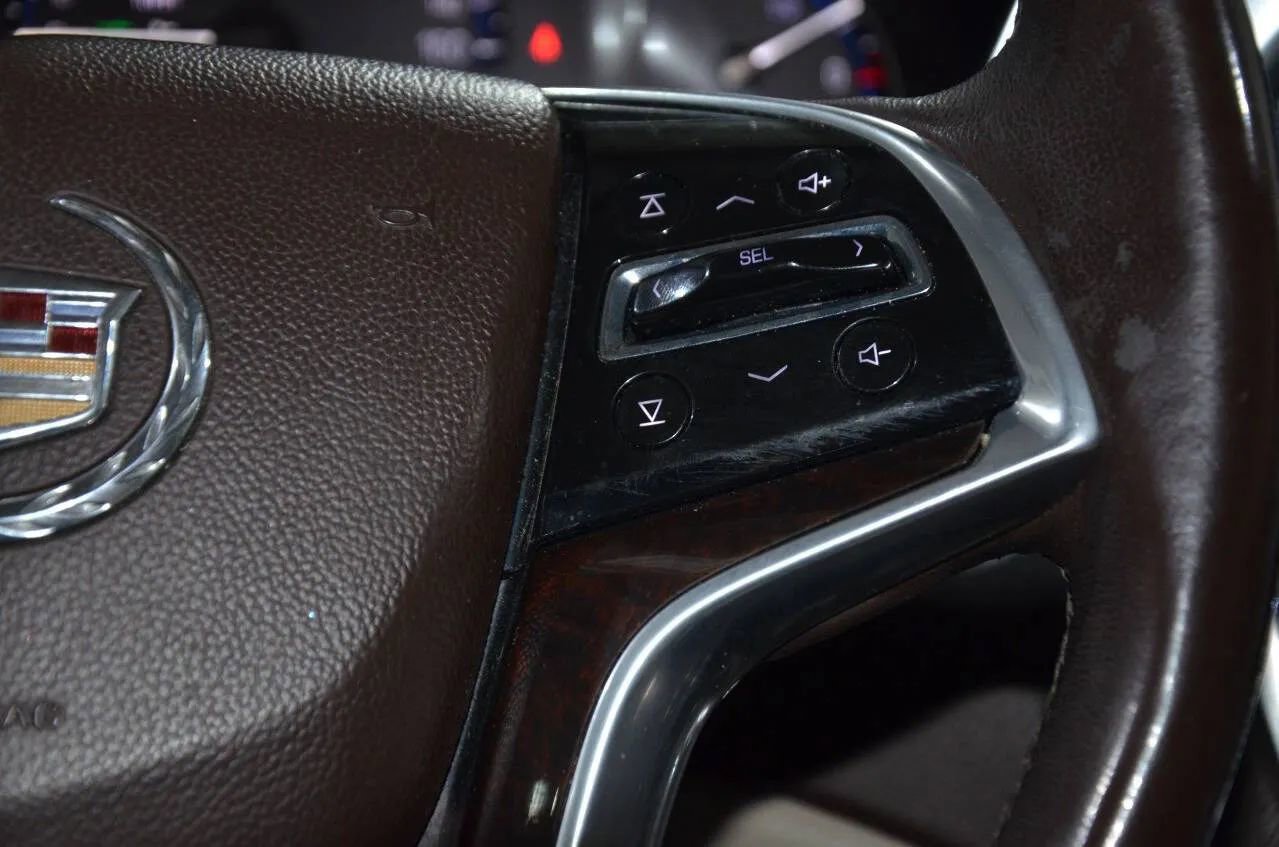 Used 2016 Cadillac SRX Luxury w/ Driver Awareness Package image 16