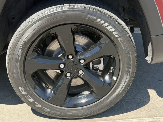 Used 2024 Jeep Grand Cherokee L Altitude RWD image 8