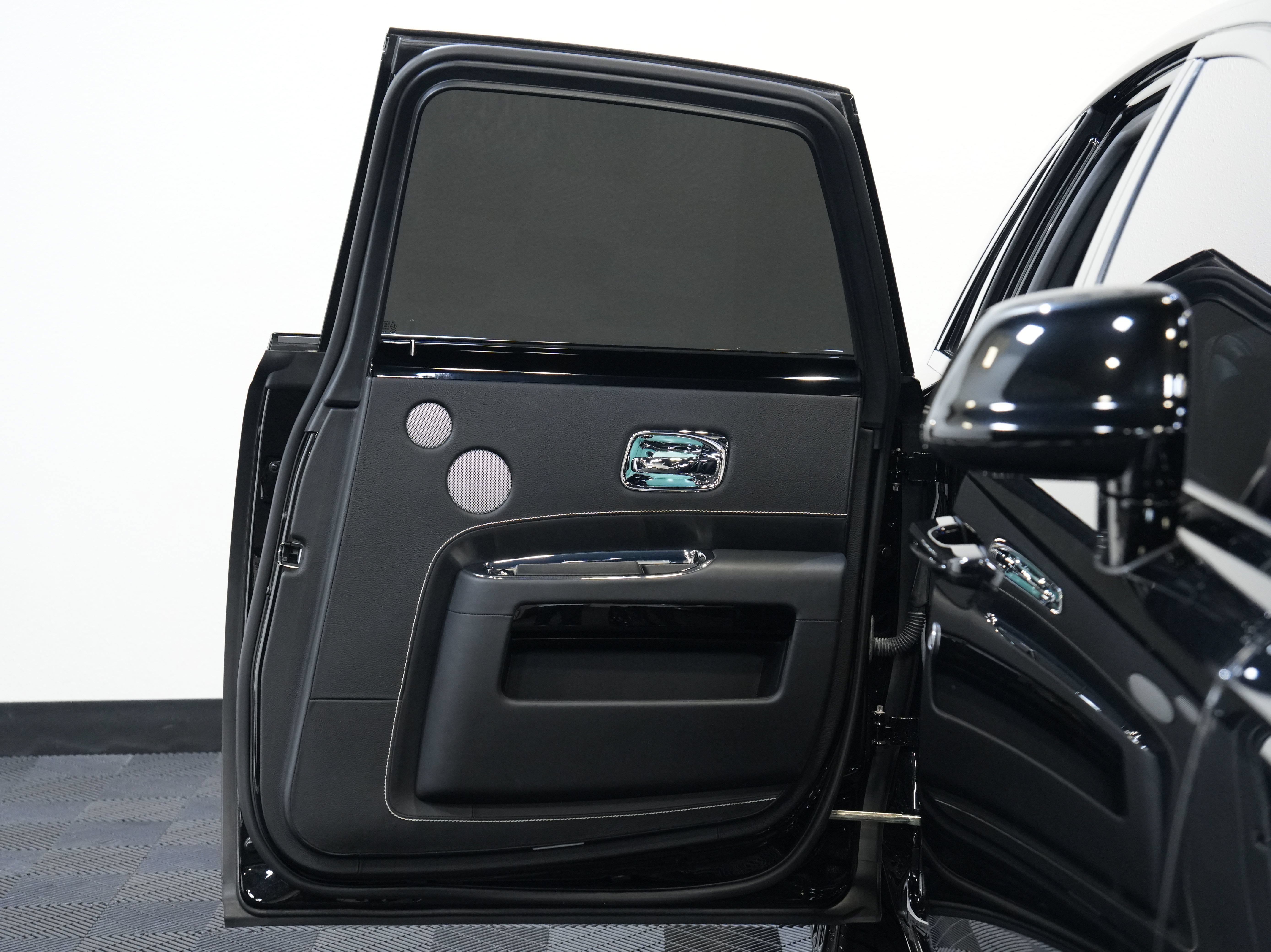 Used 2020 Rolls-Royce Ghost RWD image 24