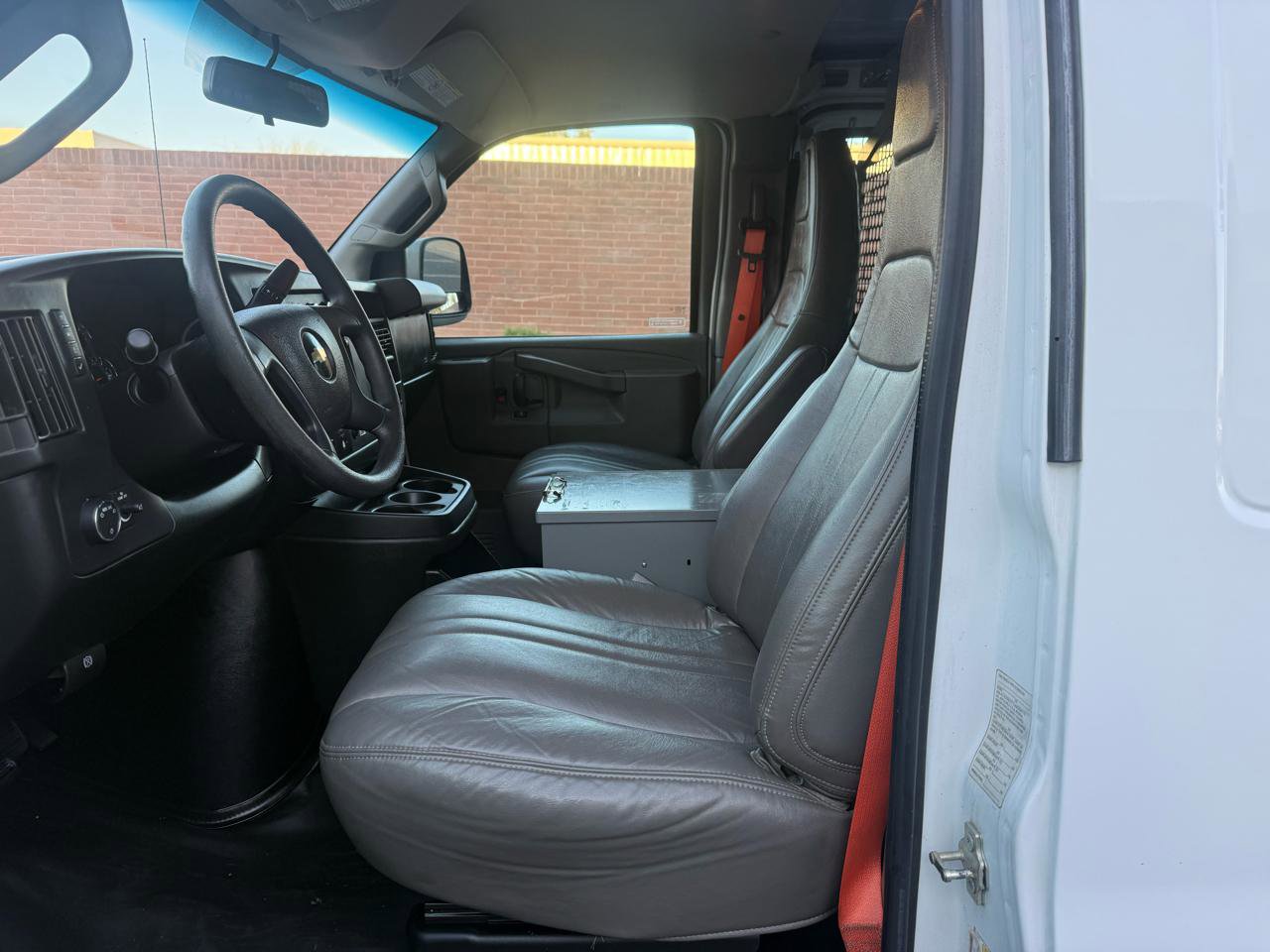 Used 2017 Chevrolet Express 2500 RWD image 9