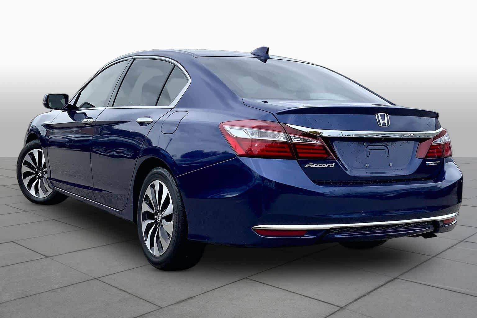 Used 2017 Honda Accord Hybrid Sedan image 12