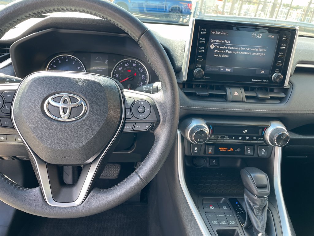 Used 2020 Toyota RAV4 XLE w/ Convenience Package AWD/4WD image 13