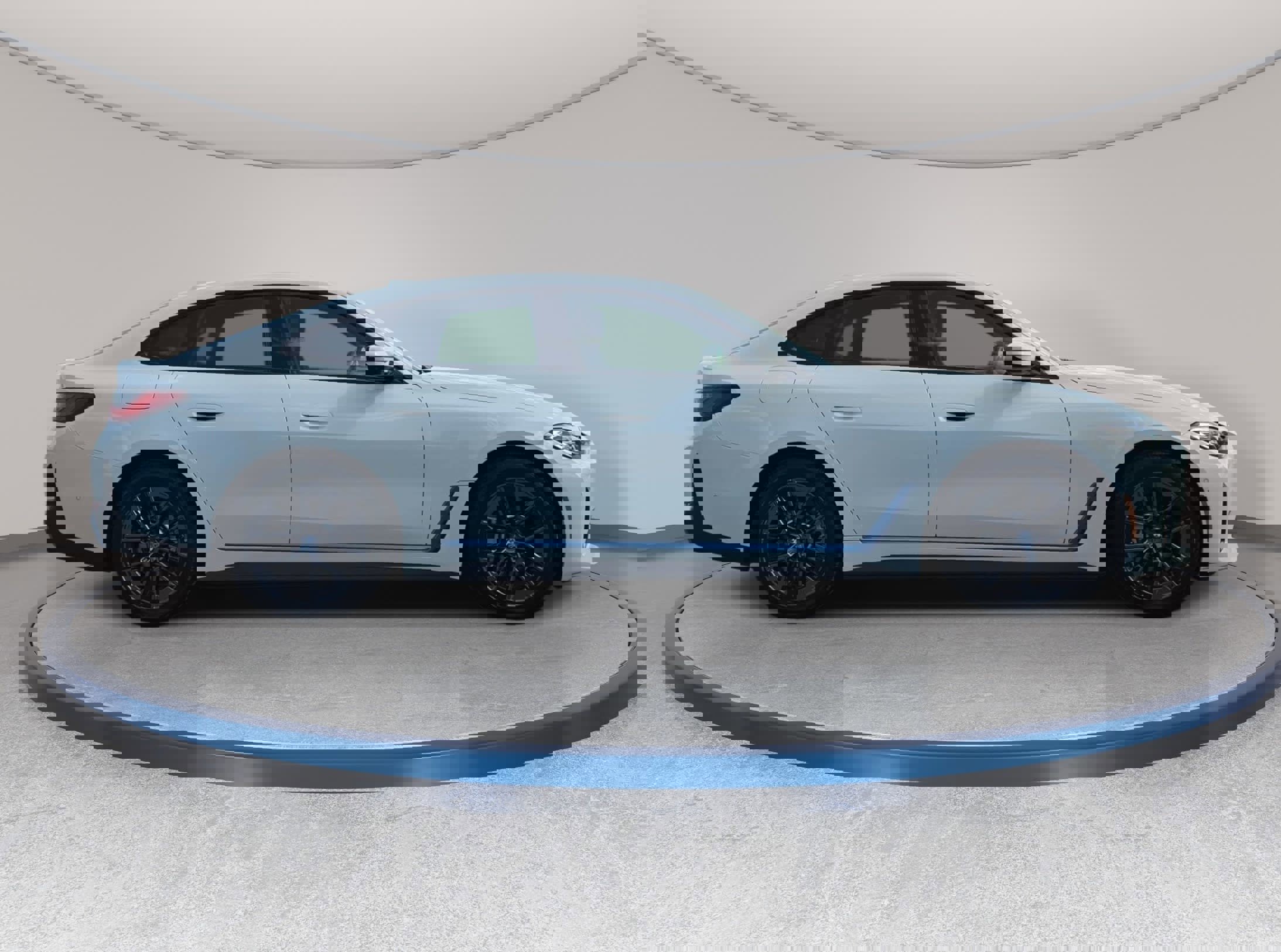 Used 2023 BMW i4 eDrive40 w/ Premium Package image 4