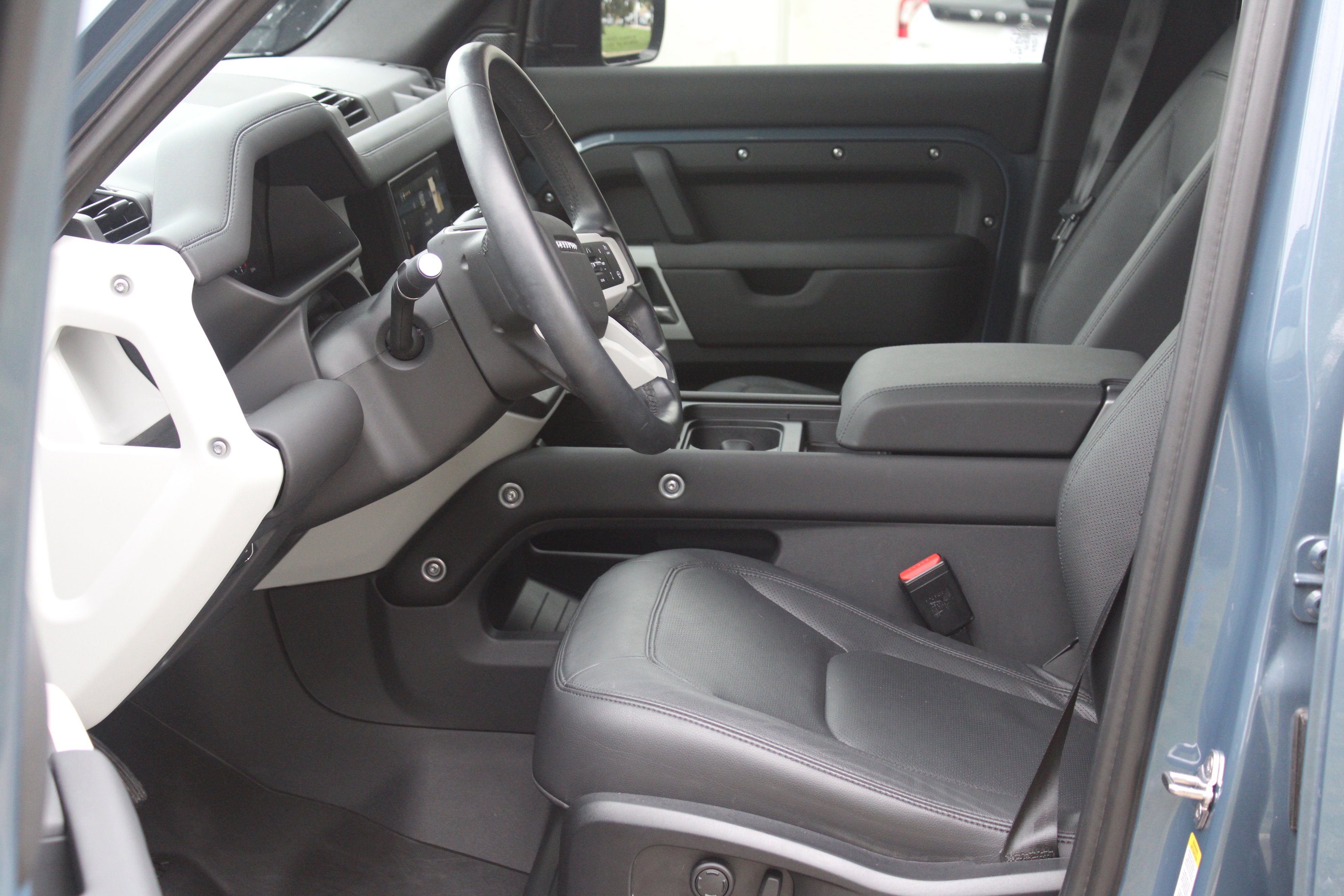 Used 2024 Land Rover Defender 110 S image 6