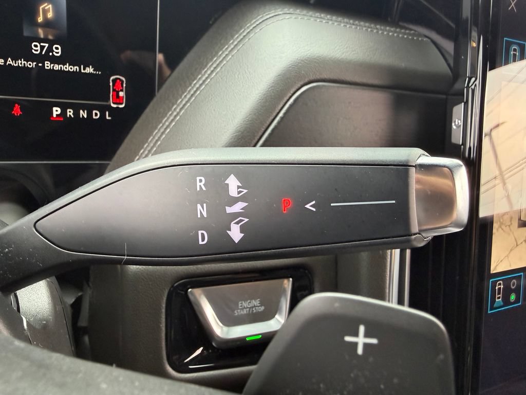 Used 2025 GMC Yukon Denali w/ Sun & Power Step Package AWD/4WD image 40