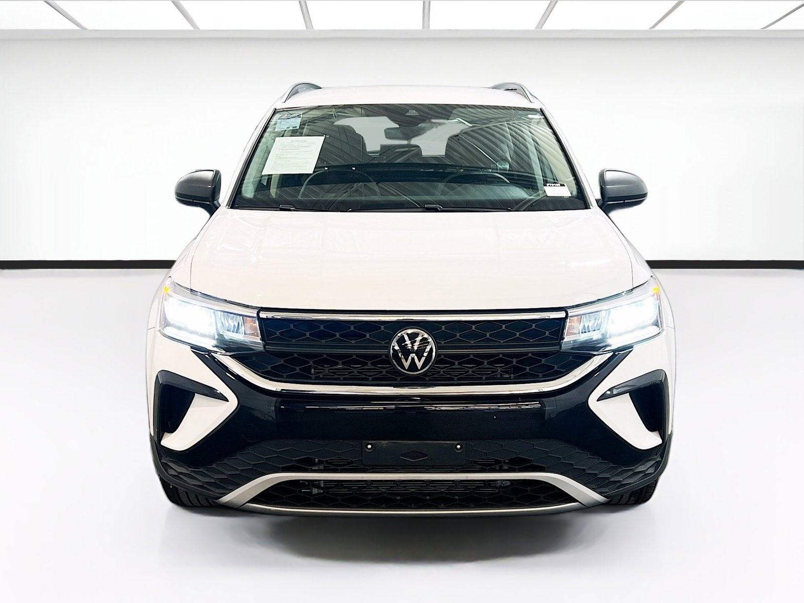 Used 2024 Volkswagen Taos S FWD image 2