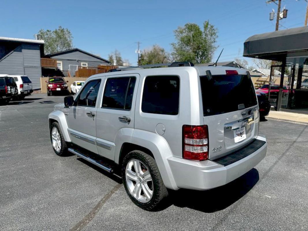 Used 2012 Jeep Liberty Limited Jet w/ Comfort/Convenience Group image 3