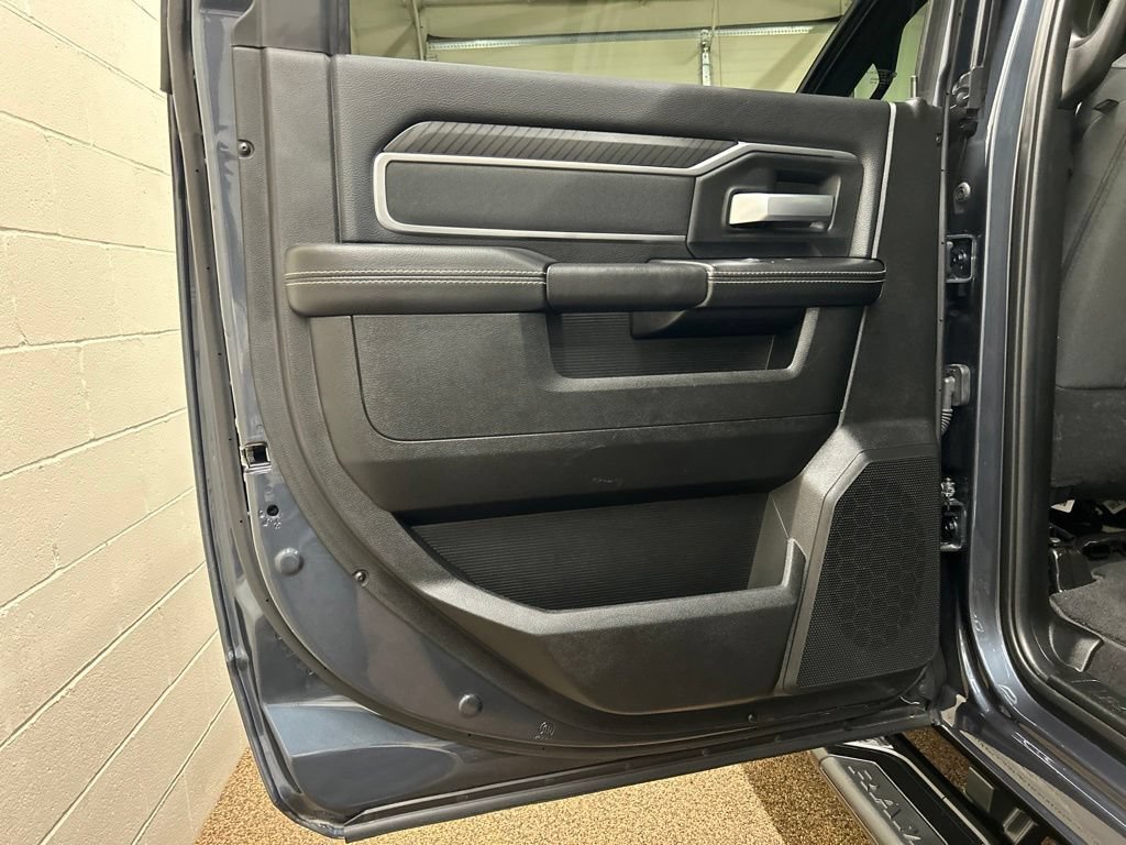 Used 2025 RAM 2500 Big Horn AWD/4WD image 14