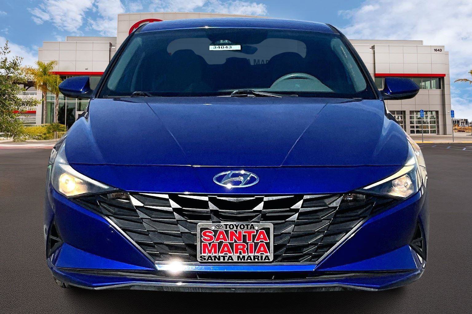 Used 2023 Hyundai Elantra Blue image 3