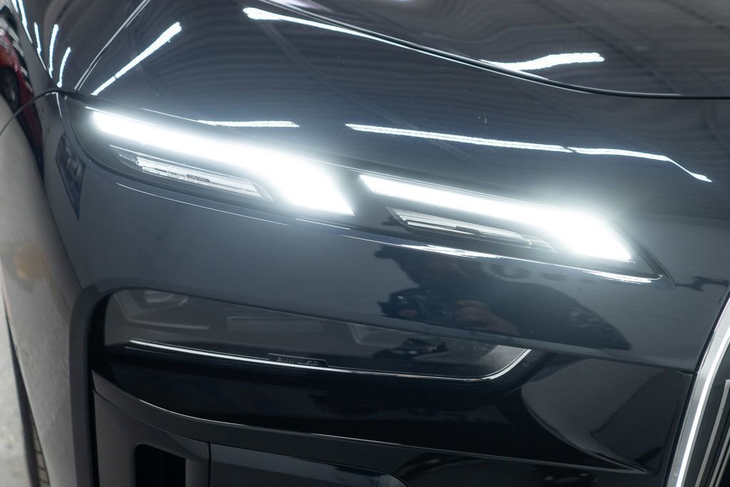 Used 2024 BMW 740i xDrive image 46