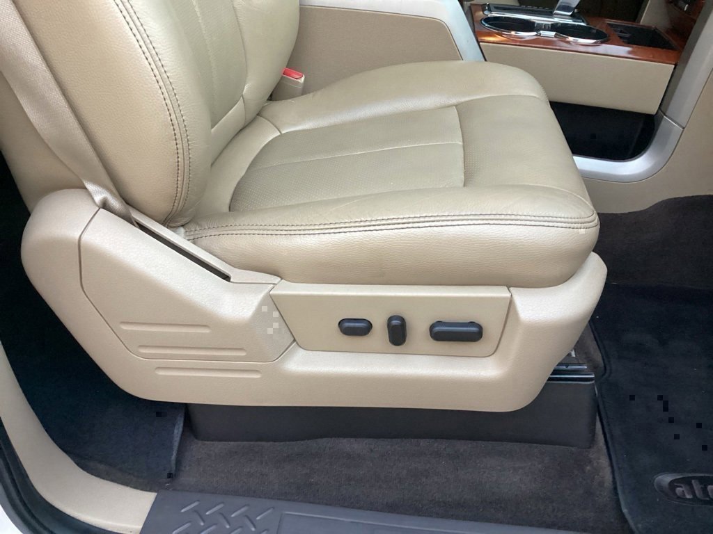 Used 2010 Ford F150 Lariat image 27