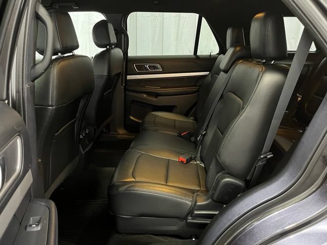 Used 2017 Ford Explorer XLT w/ Equipment Group 202A FWD image 11