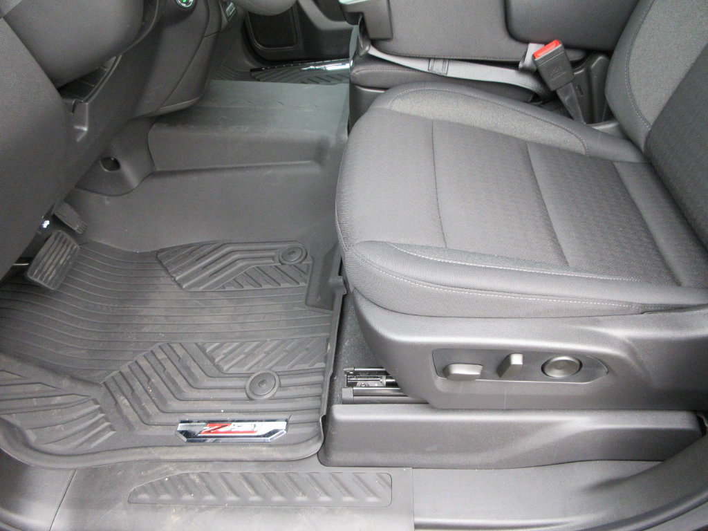 New 2026 Chevrolet Silverado 1500 Custom Trail Boss w/ LPO, Dark Essentials Package AWD/4WD image 23
