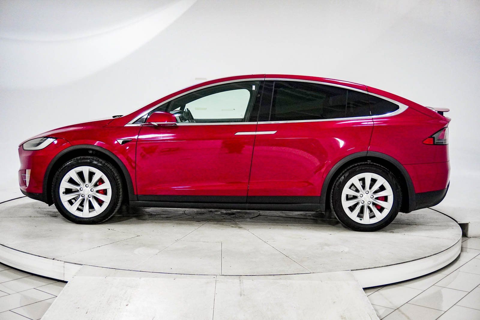 Used 2021 Tesla Model X Performance image 4