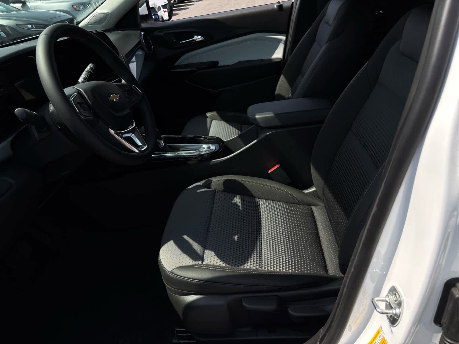 Certified 2024 Chevrolet Trax LT w/ Driver Confidence Package image 9