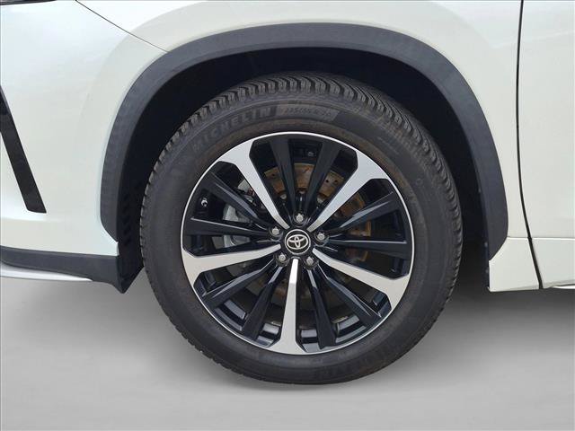 Used 2021 Toyota Highlander XSE FWD image 21