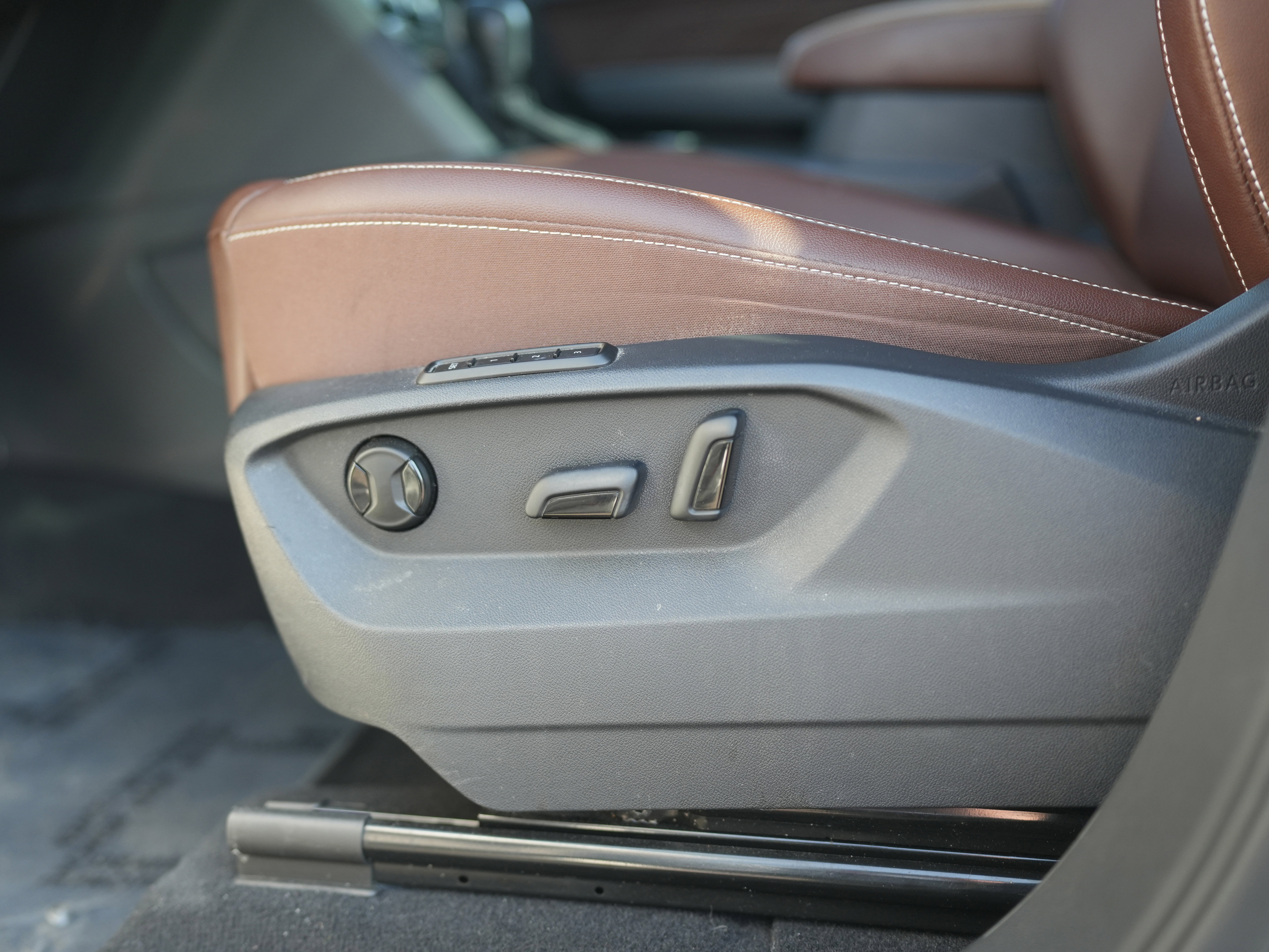 Certified 2023 Volkswagen Atlas SEL image 29