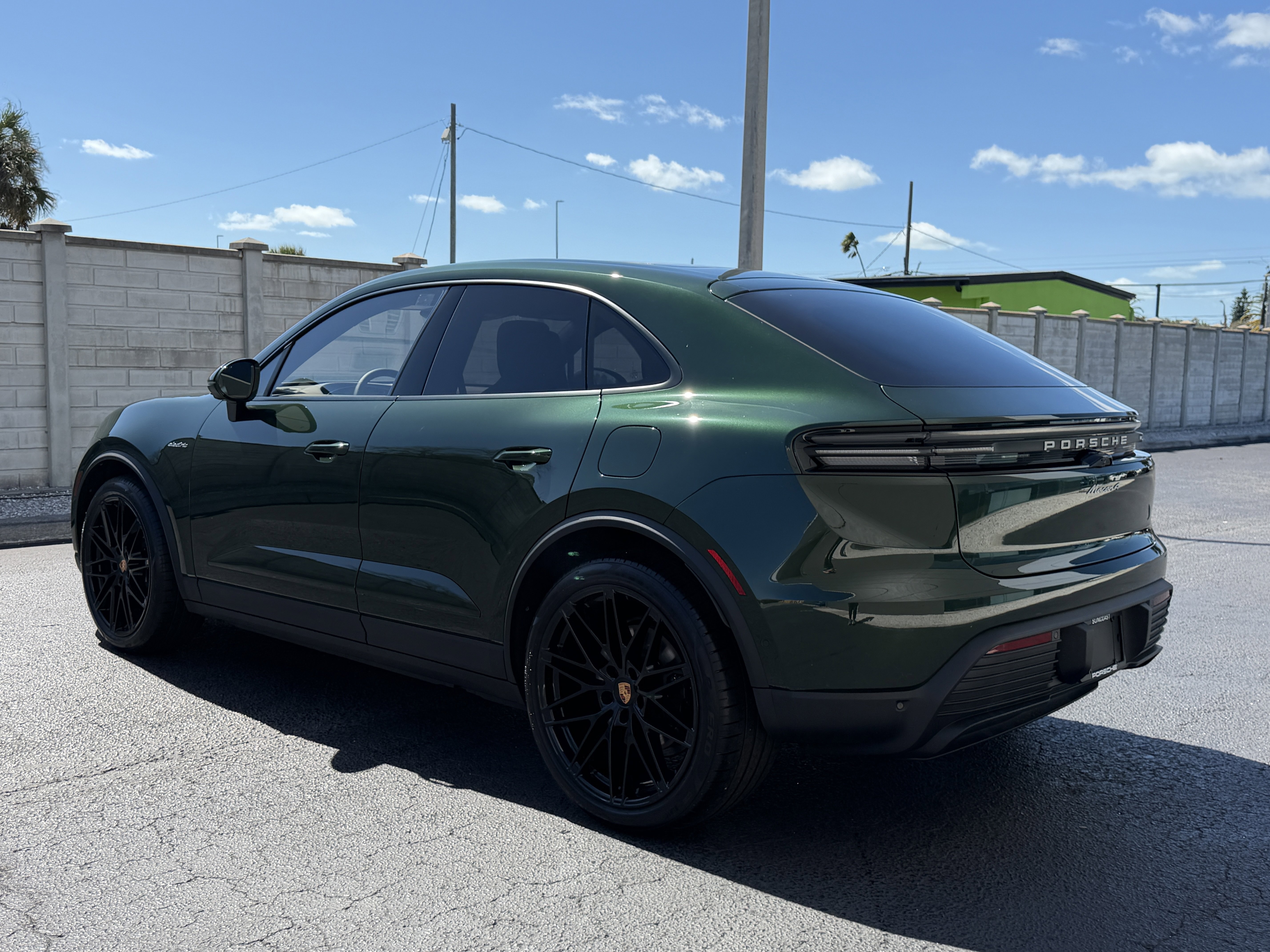 New 2026 Porsche Macan 4 Electric image 3