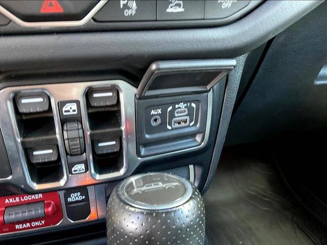 Used 2024 Jeep Gladiator Mojave AWD/4WD image 25
